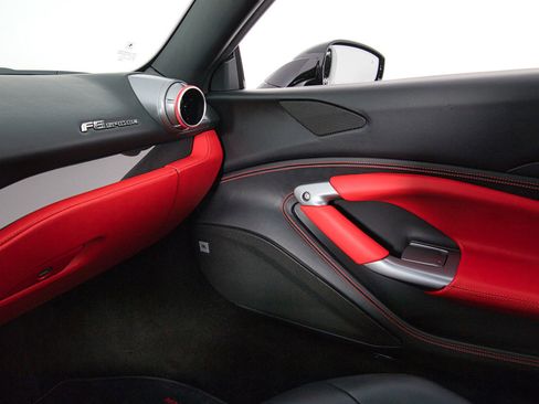 Certified 2021 Ferrari F8 Tributo RWD image 15