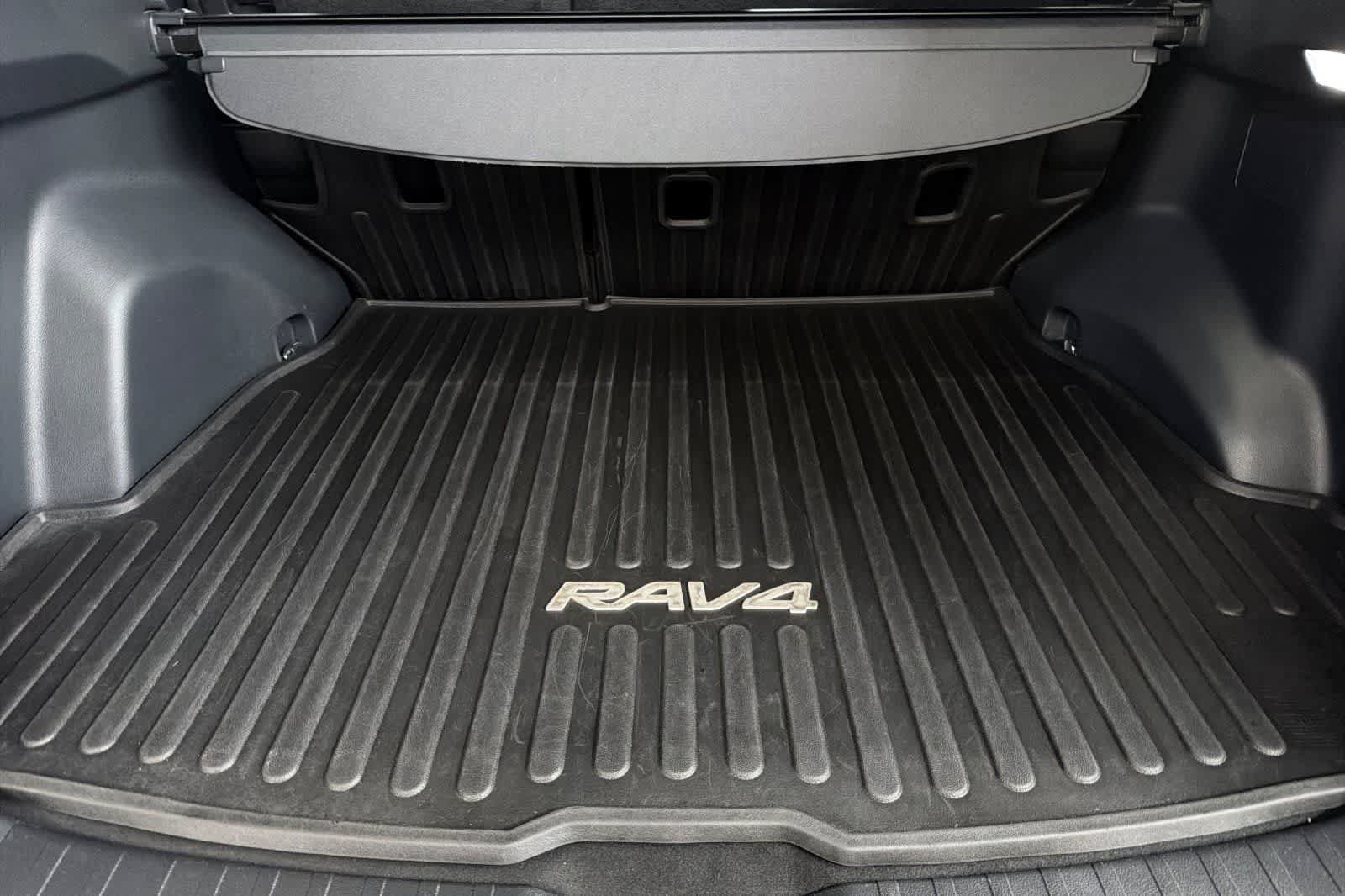 Used 2024 Toyota RAV4 SE w/ Weather & Moonroof Package AWD/4WD image 15