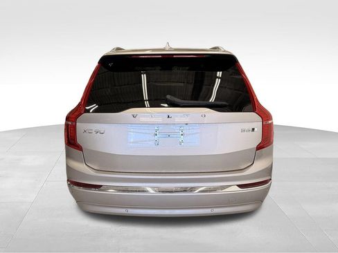 Used 2023 Volvo XC90 B6 Plus AWD/4WD image 4