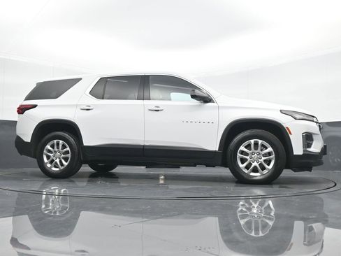 Used 2023 Chevrolet Traverse LS image 22