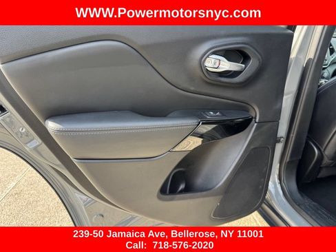 Used 2023 Jeep Cherokee Altitude Lux AWD/4WD image 24