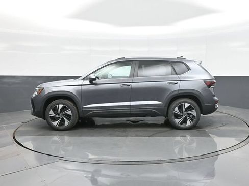 New 2026 Volkswagen Taos SE AWD/4WD image 4