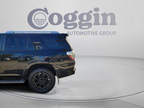 Used 2015 Toyota 4Runner SR5 RWD image 4