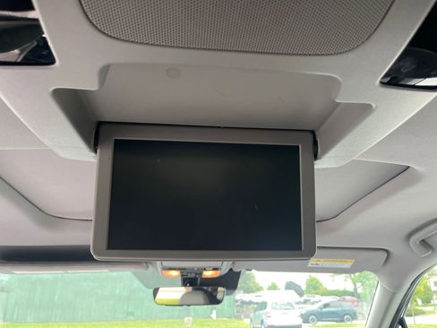 Used 2019 Honda Pilot Touring image 13