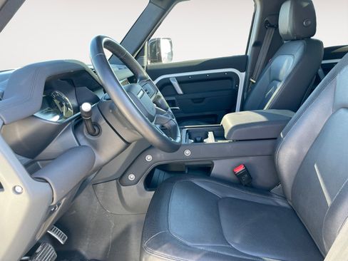 Used 2023 Land Rover Defender 110 X-Dynamic SE image 7