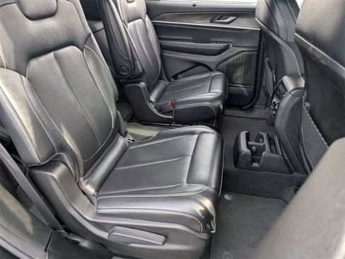 Used 2024 Jeep Grand Cherokee L Limited w/ Luxury Tech Group II image 29