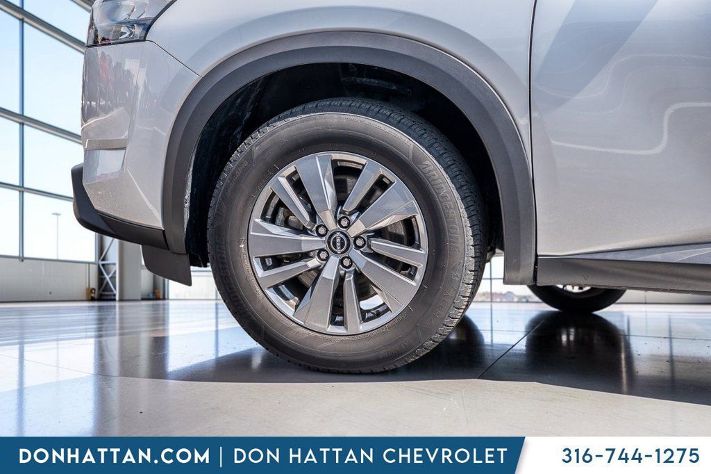 Used 2024 Nissan Pathfinder SV AWD/4WD image 38