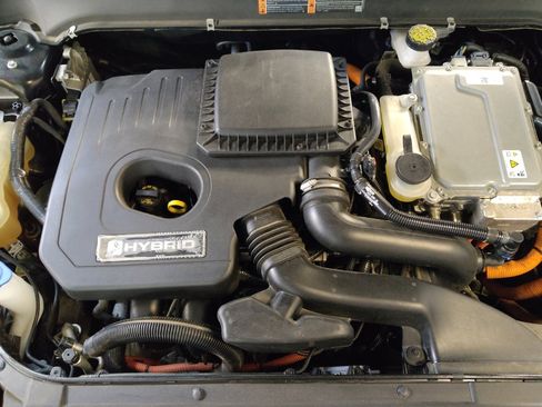 Used 2020 Ford Fusion SE image 30