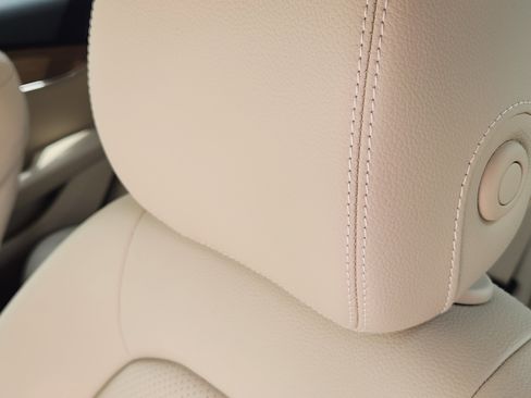 Used 2018 Mercedes-Benz GLC 300 4MATIC image 16