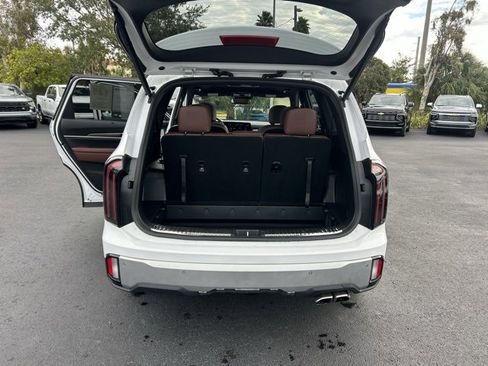 Used 2023 Kia Telluride SX image 17