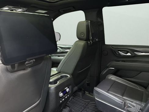 Used 2021 GMC Yukon Denali w/ Denali Premium Package image 29