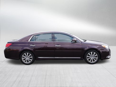 Used 2012 Toyota Avalon Limited FWD image 8