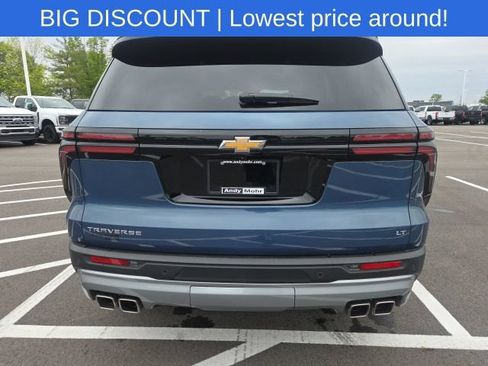 Used 2024 Chevrolet Traverse LT w/ LPO, Floor Liner Package FWD image 10
