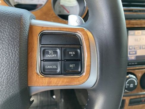 Used 2014 Dodge Challenger R/T image 19