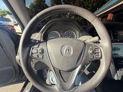 Used 2018 Acura TLX V6 SH-AWD w/ Technology Pkg image 10