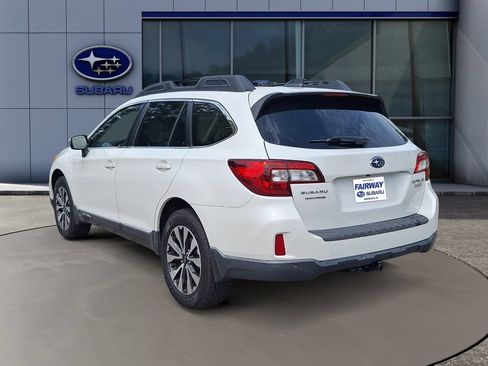 Used 2017 Subaru Outback 2.5i Limited AWD/4WD image 3