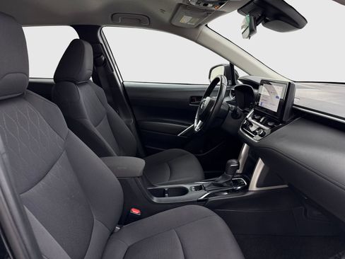 Used 2024 Toyota Corolla Cross LE AWD/4WD image 39