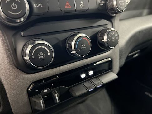 Used 2024 RAM 2500 Tradesman w/ Chrome Appearance Group image 15