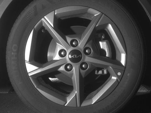 Used 2025 Kia K4 image 10