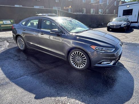 Used 2017 Ford Fusion SE w/ Fusion SE Technology Package image 21