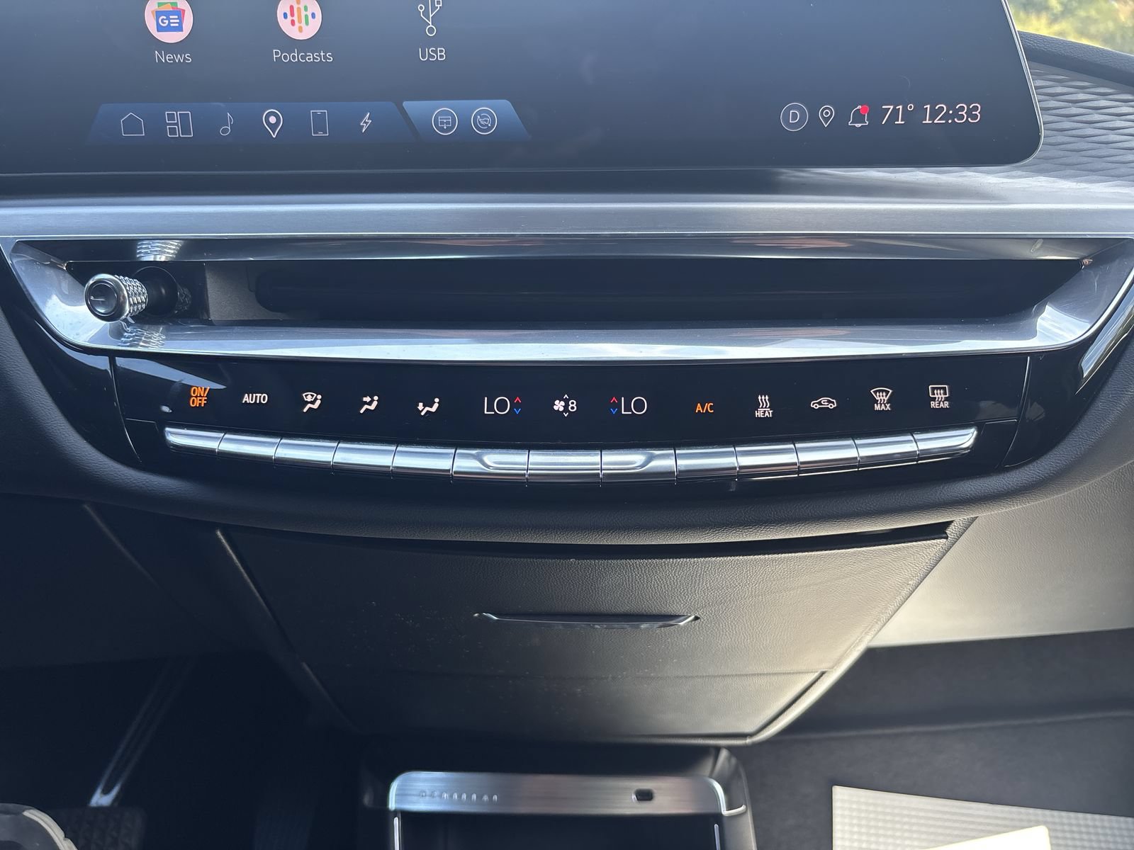 Used 2023 Cadillac Lyriq 2WD image 21