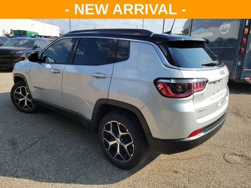 Used 2024 Jeep Compass Limited AWD/4WD image 5