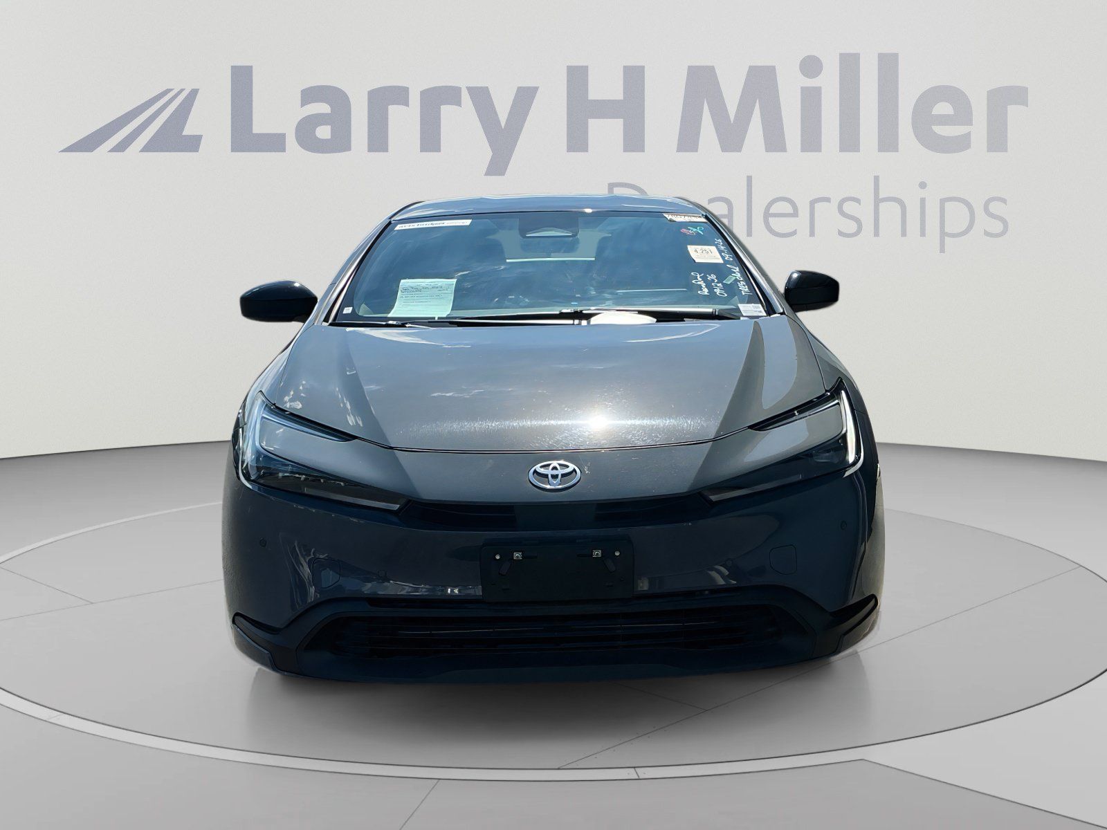 Certified 2025 Toyota Prius LE FWD image 8