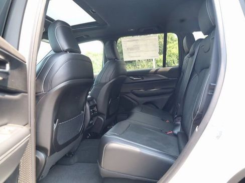 New 2025 Jeep Grand Cherokee Laredo X w/ Luxury Tech Group I image 20