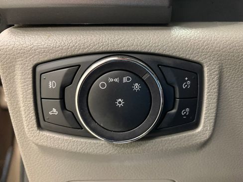 Used 2015 Ford F150 XLT AWD/4WD image 21