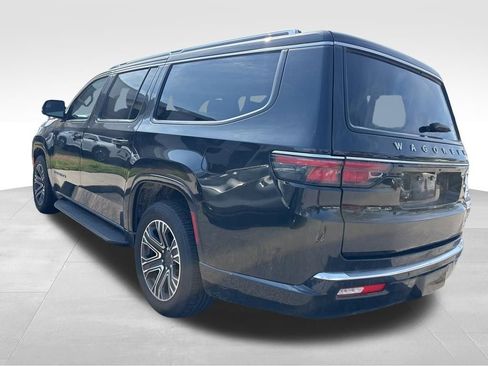 Used 2024 Jeep Wagoneer L Series II w/ Flexible Seating Group image 15
