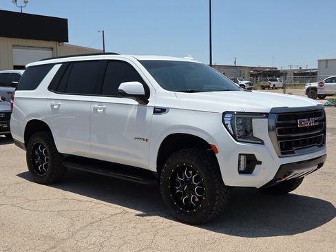 Used 2024 GMC Yukon AT4 w/ Technology Package AWD/4WD image 6
