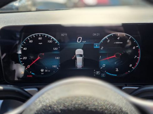 Used 2022 Mercedes-Benz GLB 250 image 25