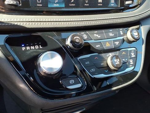 New 2026 Chrysler Pacifica Select w/ S Appearance Package image 18