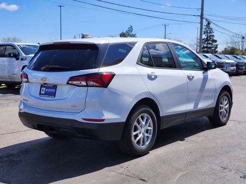 Used 2023 Chevrolet Equinox LS w/ LS Convenience Package AWD/4WD image 5