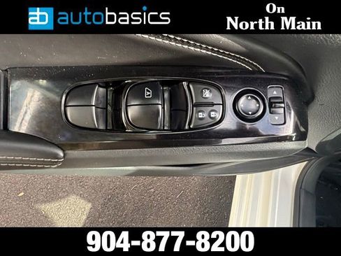 Used 2023 Nissan Altima 2.5 SV w/ SV Premium Package FWD image 22
