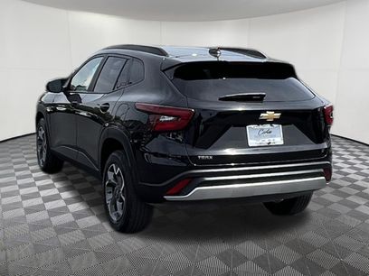 Used 2025 Chevrolet Trax LT