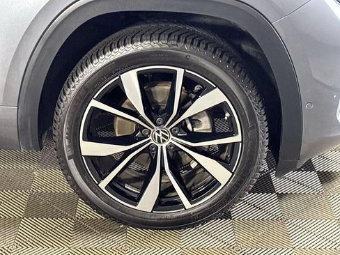 Certified 2024 Volkswagen Atlas SEL Premium R-Line AWD/4WD image 25