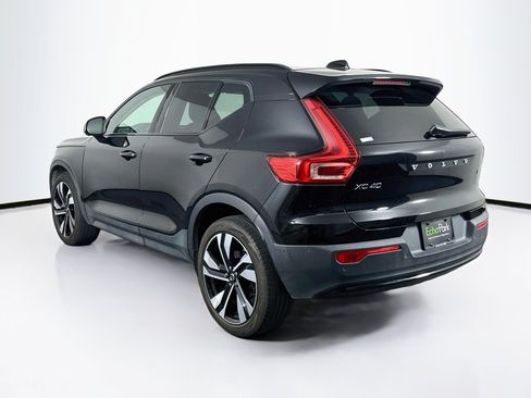 Used 2025 Volvo XC40 B5 Plus AWD/4WD image 5