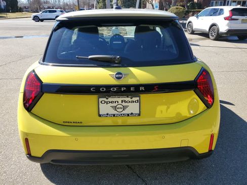 New 2025 MINI Cooper S image 4