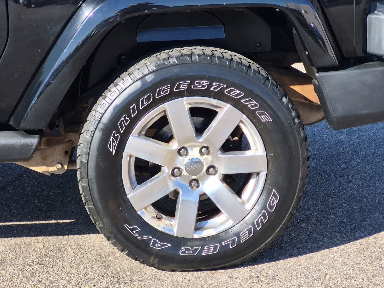 Used 2011 Jeep Wrangler Sahara w/ Dual Top Group AWD/4WD image 14