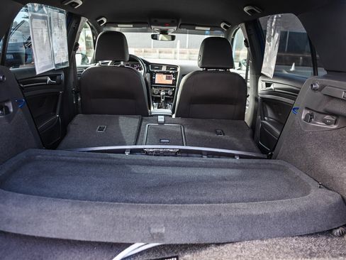 Used 2019 Volkswagen Golf R 4-Door image 18