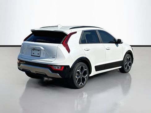 Used 2023 Kia Niro EX Touring FWD image 8