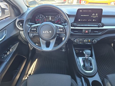 Used 2023 Kia Forte LXS w/ LXS Technology Package image 9
