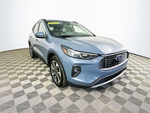 Used 2025 Ford Escape Platinum image 3