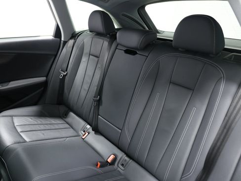 Used 2021 Audi A4 2.0T allroad Premium Plus w/ Premium Plus Package image 3