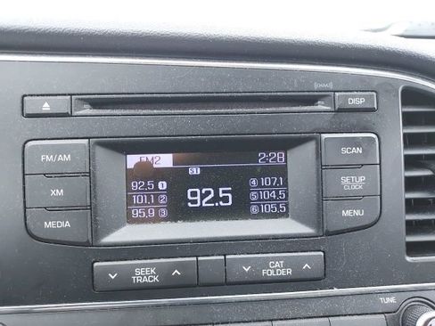 Used 2017 Hyundai Elantra SE image 11