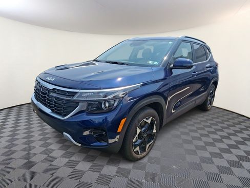 Used 2024 Kia Seltos EX AWD/4WD image 3