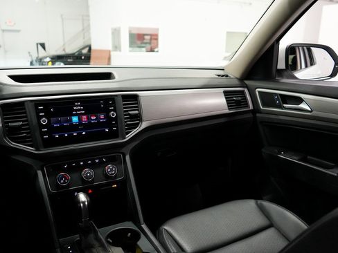 Used 2018 Volkswagen Atlas SE image 12