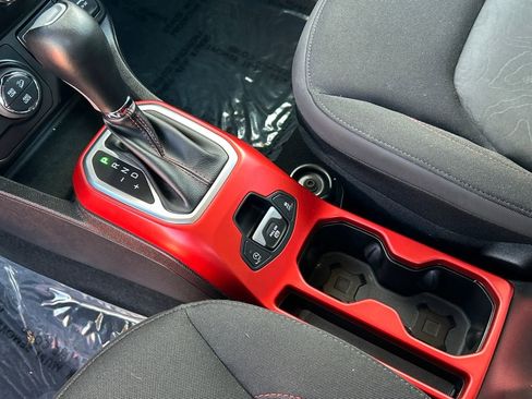 Used 2019 Jeep Renegade Trailhawk w/ Cold Weather Group II image 17