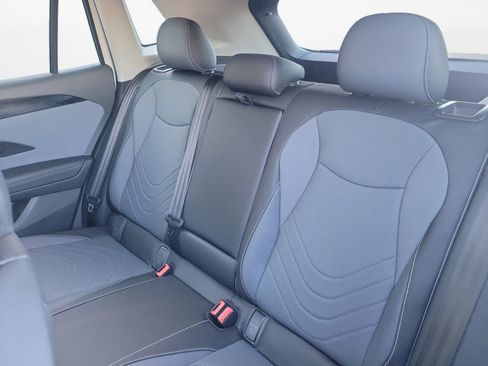 New 2026 Volkswagen Tiguan SE image 12